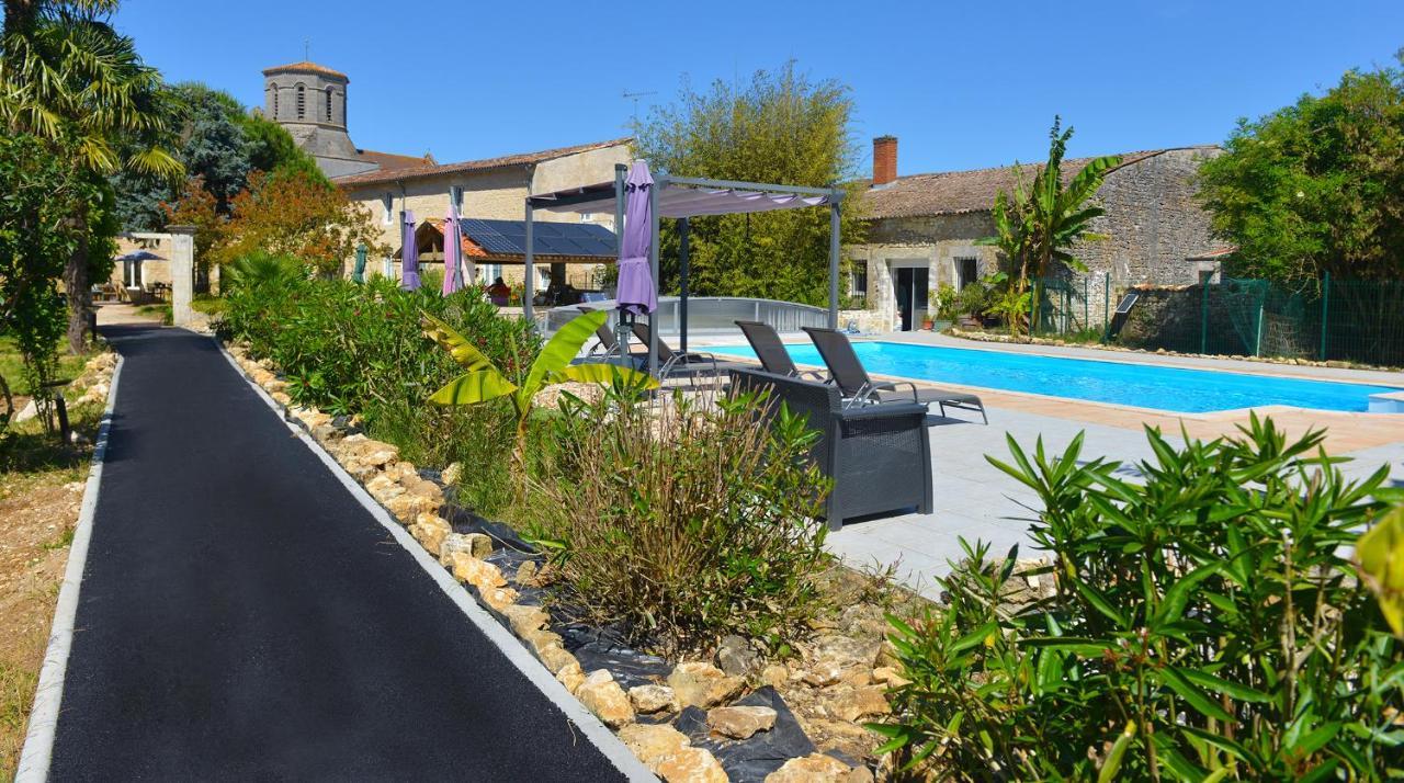 Gites Jardin-Darcy - Piscine Au Sel Bois Esterno foto