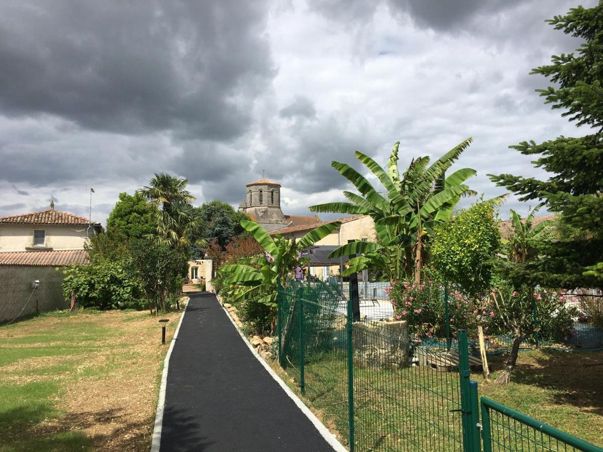 Gites Jardin-Darcy - Piscine Au Sel Bois Esterno foto