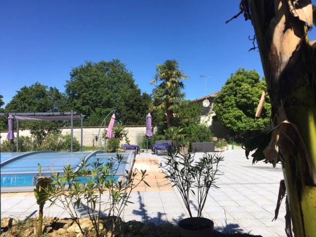 Gites Jardin-Darcy - Piscine Au Sel Bois Esterno foto